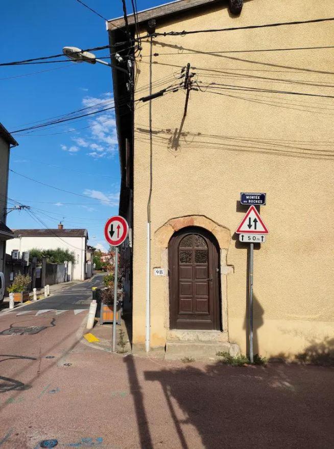 Studio Entierement Equipe Cailloux-sur-Fontaines Exterior foto